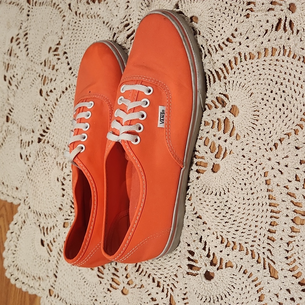 💙 Hot Pink Vans
